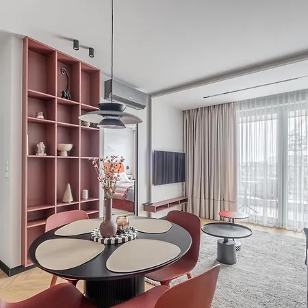 100cznia Apartment